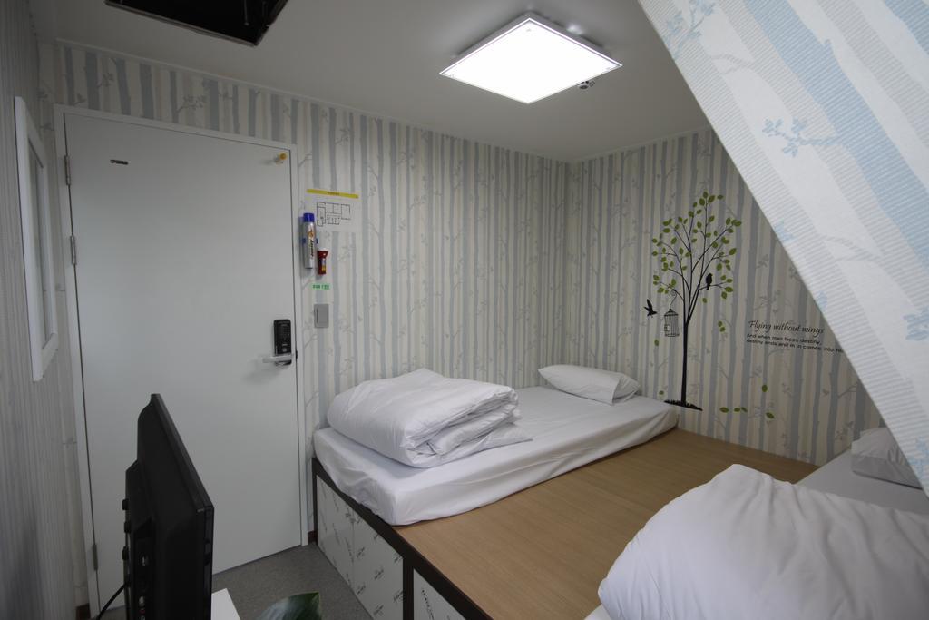 Miss Hongdae Guest House Seoul Bagian luar foto